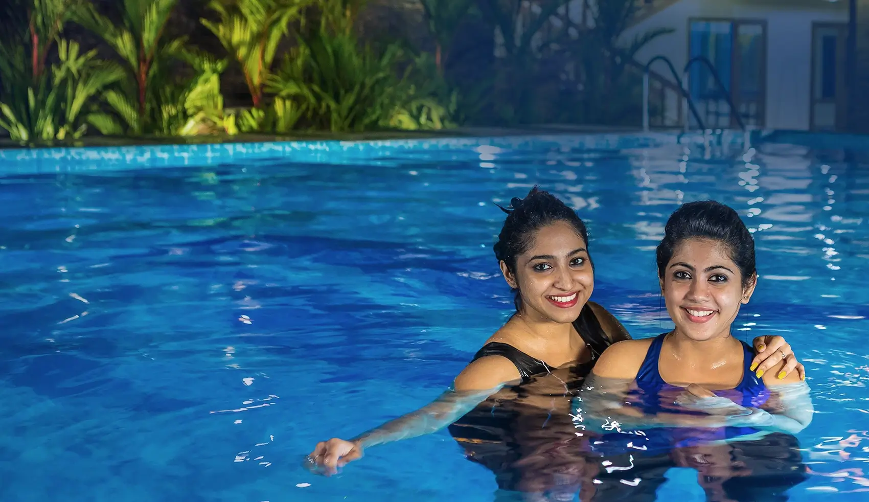 Blue Jelly Marina - Blue Jelly Cruises & Resort